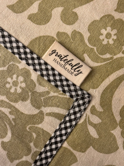 Apron (it’s a Pinafore)